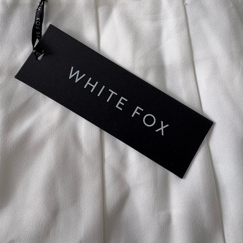 White Fox Boutique White Mini Skirt, NWT - Picture 4 of 8